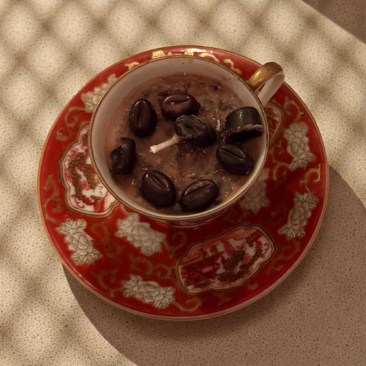 Espresso Cup Candle in Vintage Porcelain, Strong Espresso Soy Wax Candle with Wax Coffee Beans, Coffee Lover Gift Idea