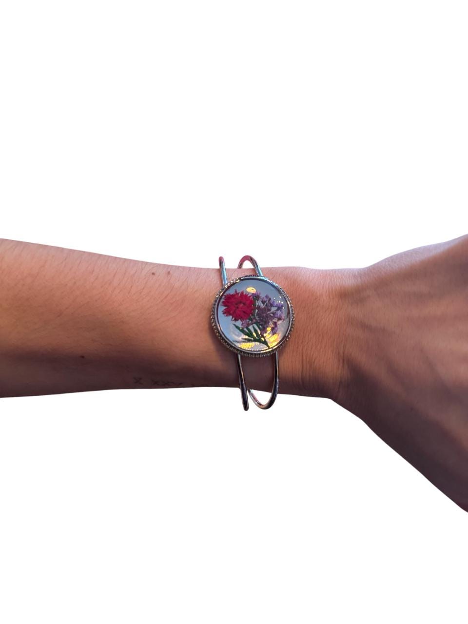 Handmade Resin Flower Bracelet – Pressed Flower Adjustable Cuff