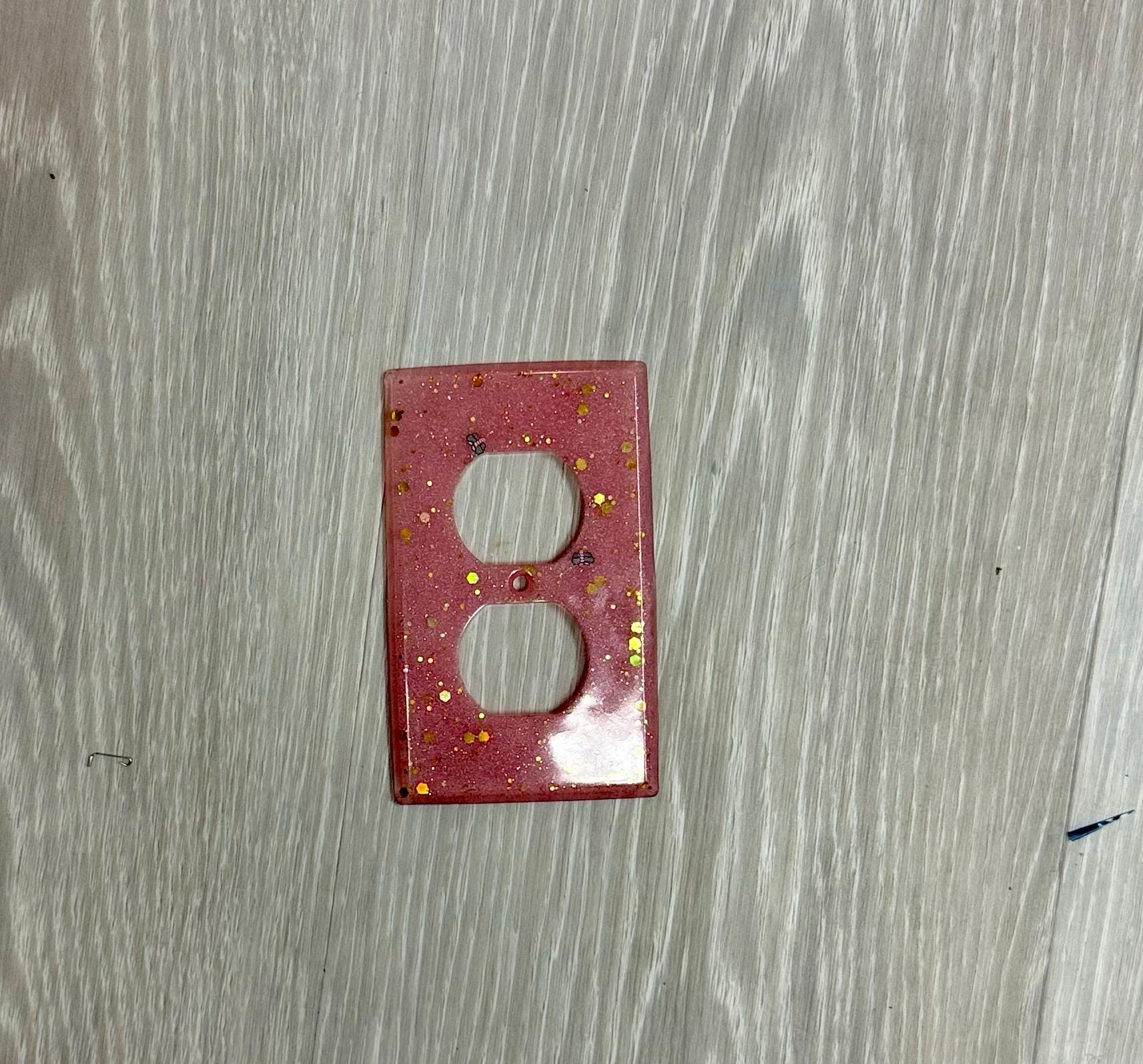 Pink Glitter Resin Outlet Cover – Handmade Sparkly Duplex Wall Plate for Standard Outlets
