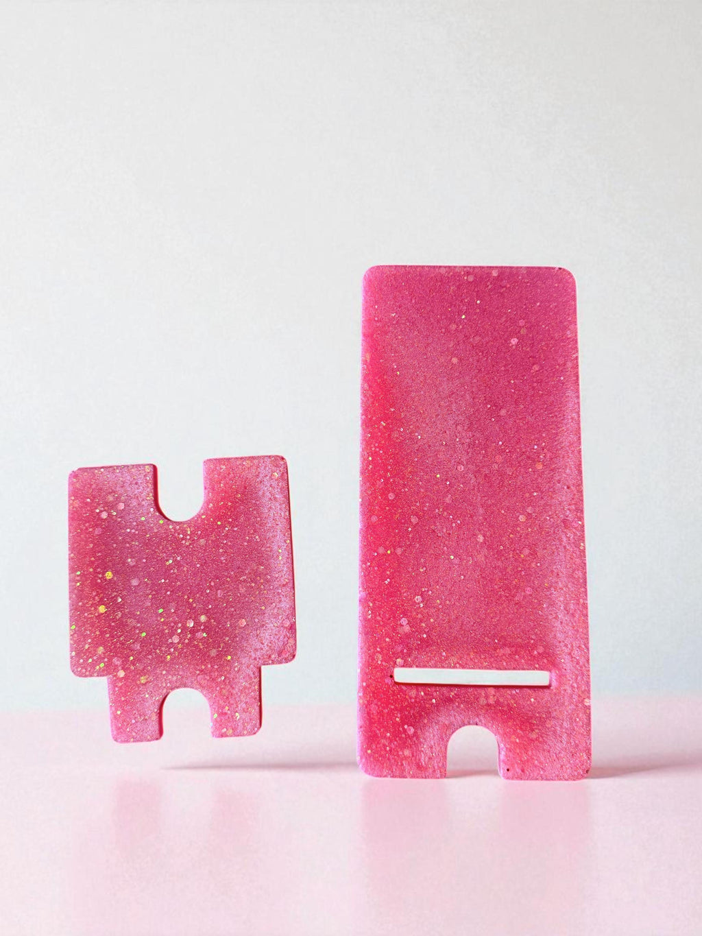 Glitter Resin Phone Stand – Handmade, Aesthetic Desk Accessory